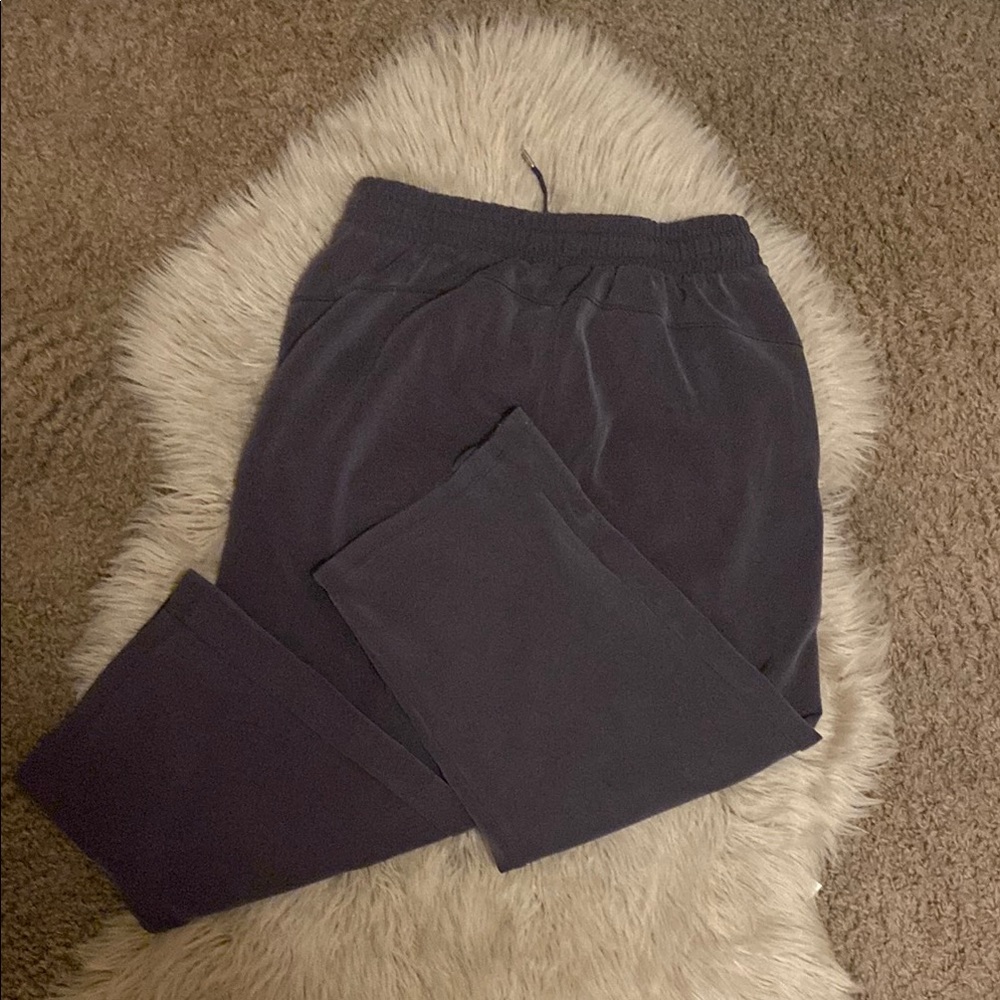 Cropped Lounge Pants - Picture 3 of 3
